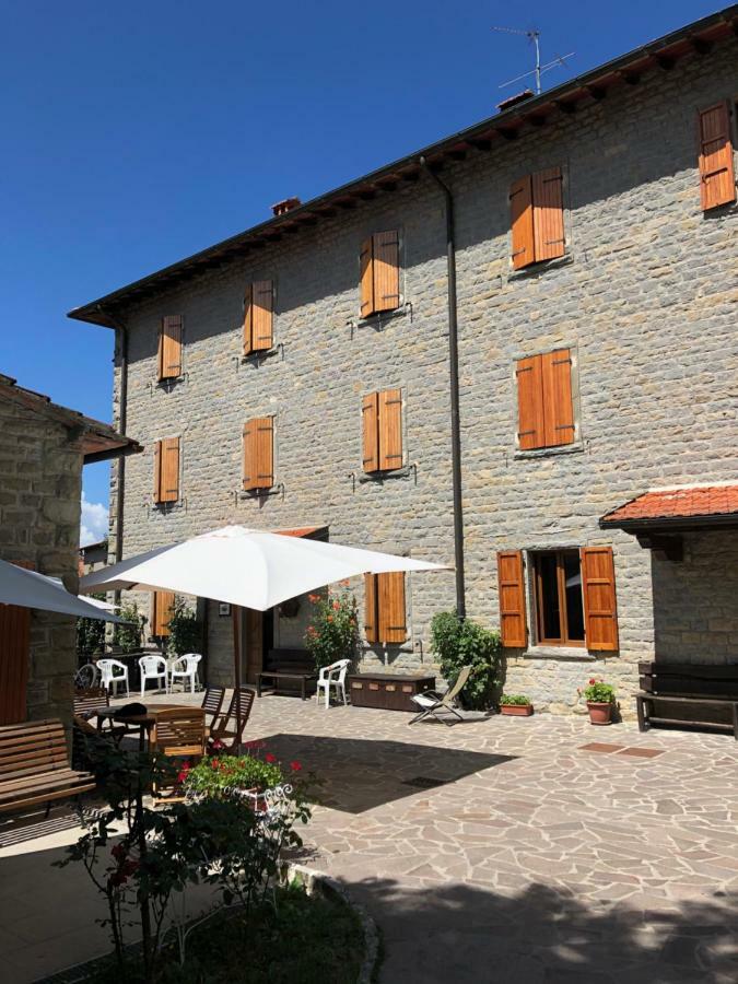 Albergo Ristorante Letizia Chiusi della Verna Dış mekan fotoğraf